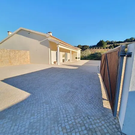 Peaceful With Great View And Pool *