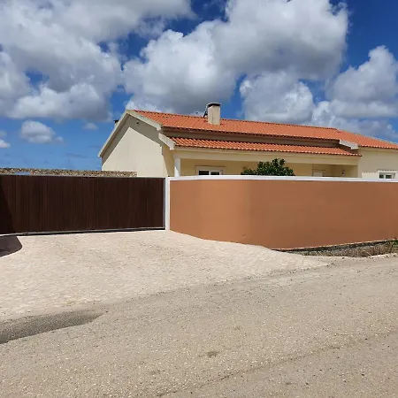 Peaceful With Great View And Pool Βίλα Delgada